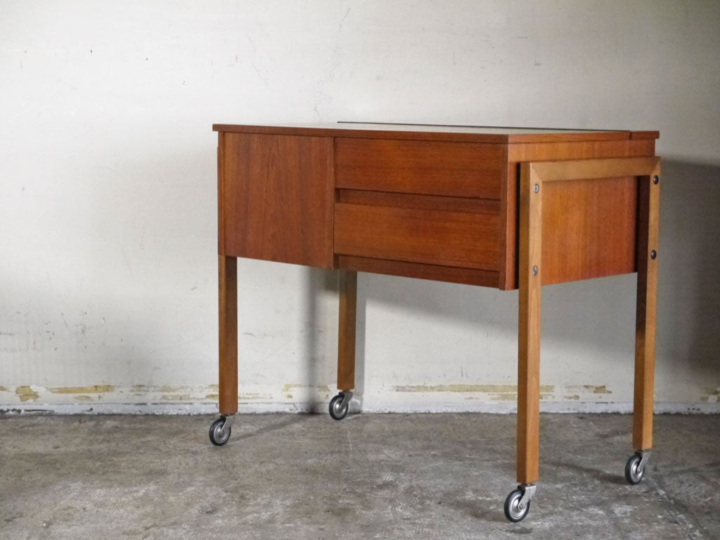 スウェーデン ビンテージ Swedish Vintage チーク×ビーチ材 ソーイングテーブル 1ドロワー ワゴン サイドチェスト 北欧 中古品 買い取りしました。