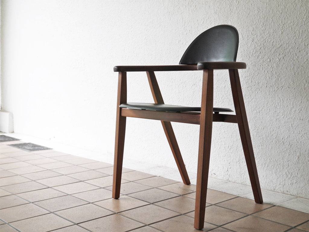 エルメス HERMES メティエ Metiers アームチェア ダイニングチェア ウォールナット レザー エンツォ・マリ Enzo Mari 中古品 買い取りしました。