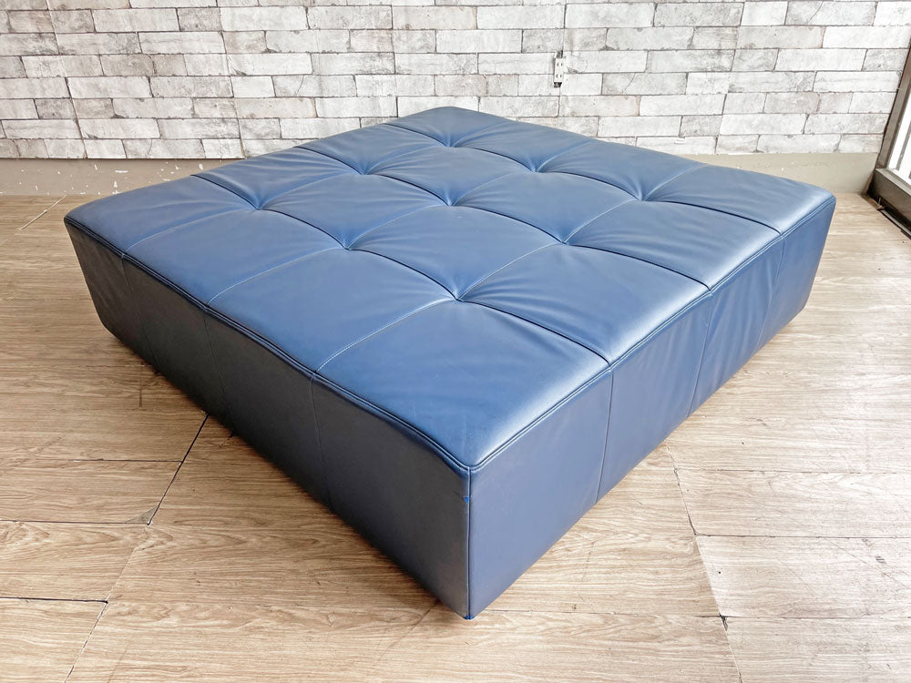 ポルトローナフラウ Poltrona Frau パフ クーボ PUFF CUBO オットマン スツール 本革 キャスター付き イタリア 中古品  買い取りしました。