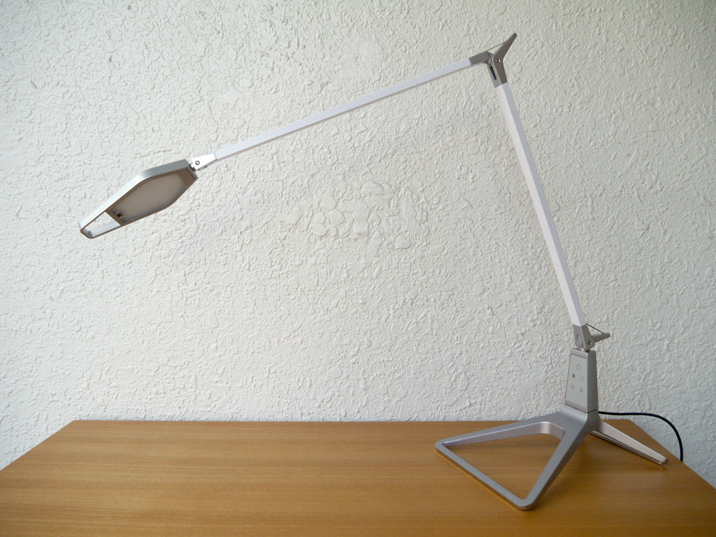 ライツ Leitz STYLE スマート LED デスクランプ デスクライト シルバー 調光 発光色設定 スマホアプリ操作 取説付 美品 6208 ドイツ 定価￥56,861 中古品 買い取りしました。