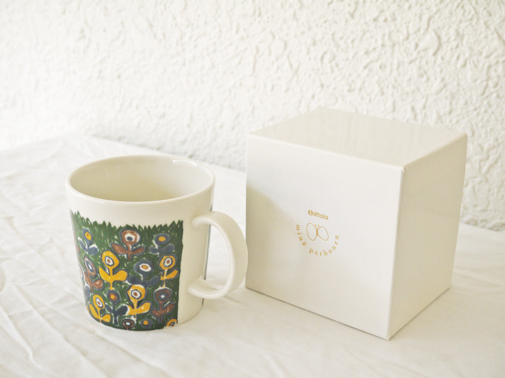 ミナペルホネン × イッタラ mina perhonen × iittala マグカップ 2008年 伊勢丹限定 希少品 北欧食器 元箱付き 中古品 買い取りしました。