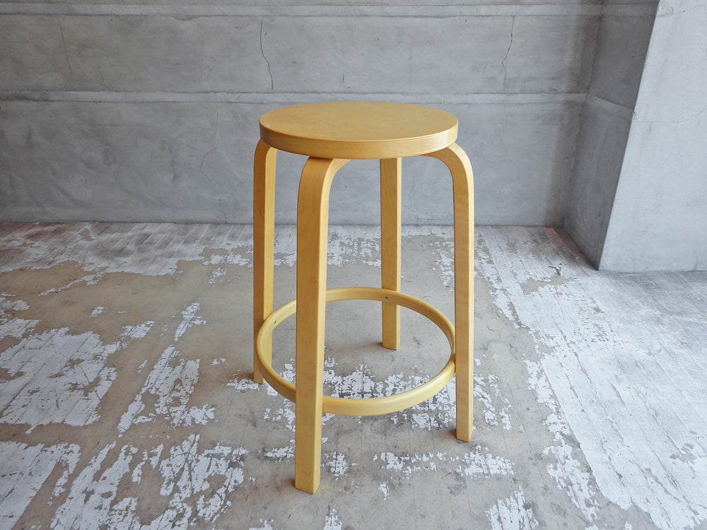 アルテック artek 64 ハイスツール 65cm バーチ材 ナチュラル ラッカー塗装 アルヴァ・アアルト Alvar Aalto 現行品 北欧家具 定価￥70,400 中古品 買い取りしました。