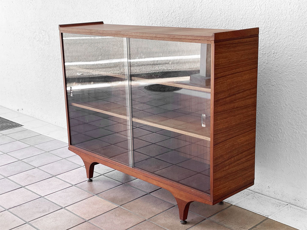 北欧ビンテージ Scandinavian Vintage ガラスキャビネット ブックケース カップボード チーク材 北欧家具 中古品 買い取りしました。