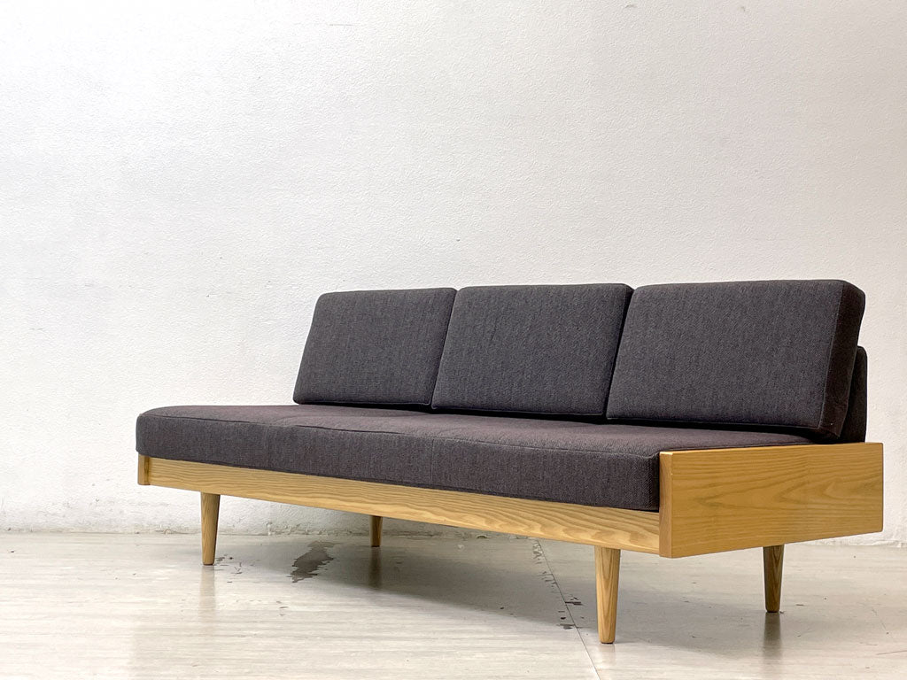 グラフ graf × 相合家具 SOGO adシリーズ デイベッドソファ L DAY BED SOFA ホワイトアッシュ材 ヘリンボーンファブリック パープル 北欧スタイル 定価￥328,900～ 中古品 買い取りしました。