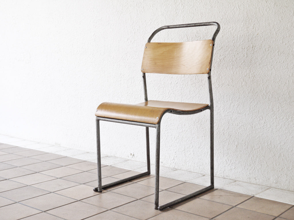 UKビンテージ UK Vintage プライウッド × スチール スクールチェア スタッキングチェア 英国 インダストリアル 中古品 買い取りしました。