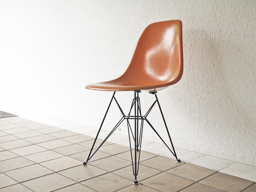 ハーマンミラー Herman Miller サイドシェルチェア 2ndビンテージ FRP製 オレンジ エッフェルベース C&R イームズ ミッドセンチュリー 中古品 買い取りしました。