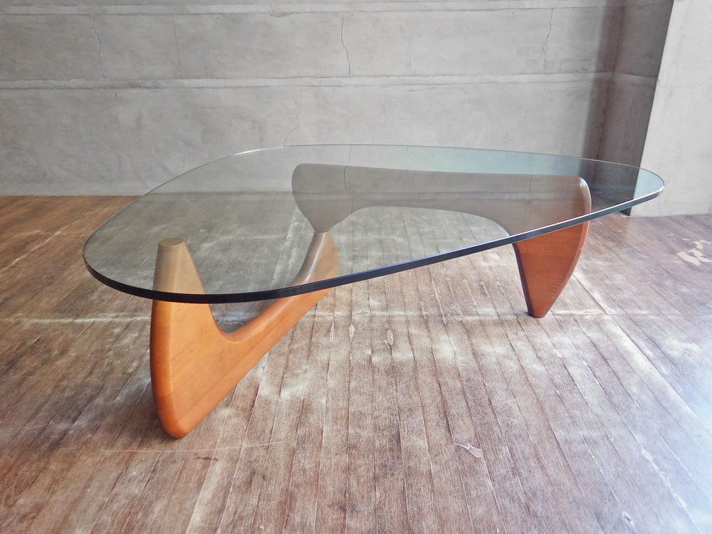 イサムノグチ Isamu Noguchi コーヒーテーブル Coffee Table ガラス天板厚15mm リプロダクト品 デザイナーズ家具 名作 中古品 買い取りしました。