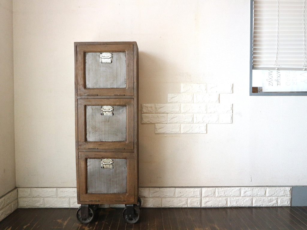 ジャーナルスタンダードファニチャー journal standard Furniture jsF 取扱 ビンテージ キャビネット フラップ扉 3段 古材 アイアン 車輪 工業系 中古品  買い取りしました。