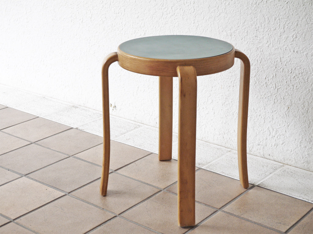 マグナスオルセン Magnus Olesen MO8000 スツール リノリウム × ビーチ R・ティエセン ＆ J・ソーレンセン 4179 スモーキーブルー デンマーク 中古品 買い取りしました。