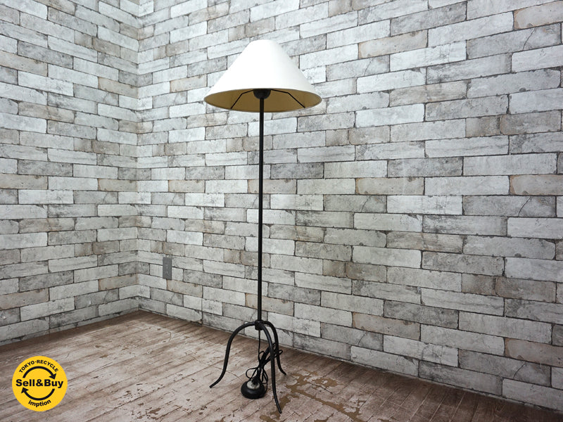 イデー IDEE トライポッド TRIPOD フロアランプ FLOOR LAMP 定価7.3万円   中古品 買い取りしました。祖師ヶ谷大蔵店 出張買取もお任せ下さい。
