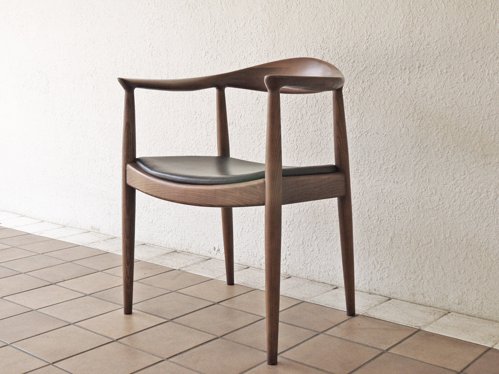 ハンス・J・ウェグナー 名作 ザ・チェア The Chair リプロダクト アッシュ材 PVCレザーシート ブラウン 中古品 買い取りしました。