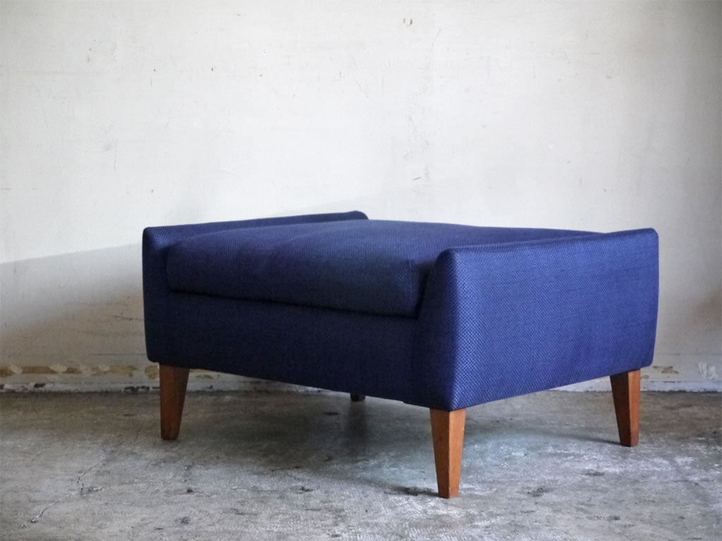 リッツウェル Ritzwell コージボア COZY BOIS スモールオットマン フットスツール ネイビーファブリック ウォールナット材 中古品 買い取りしました。