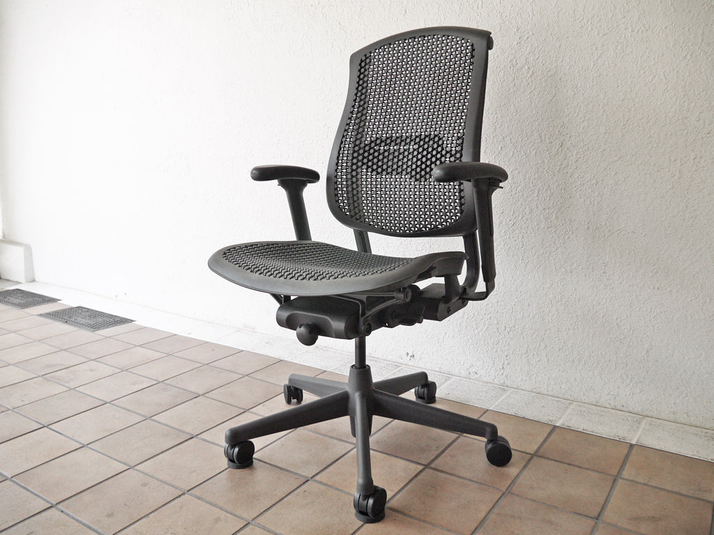 ハーマンミラー Herman Miller セラチェア Celle Chair デスクチェア オフィスチェア グラファイトカラー 定価￥134,200- 中古品 買い取りしました。