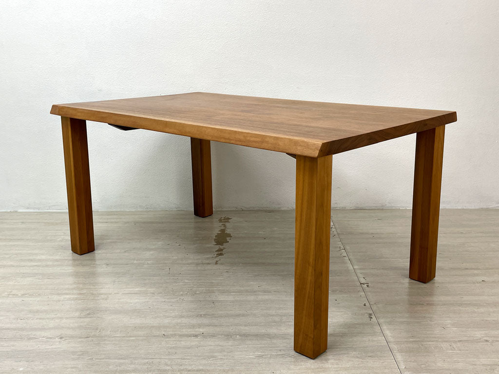 シラカワ家具 Shirakawa ブラックウォールナット無垢材 ダイニングテーブル 耳付き W150 飛騨高山 クラフト ナチュラルモダン 中古品 買い取りしました。