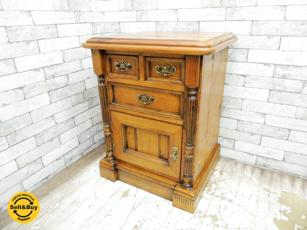 クラシカルカントリースタイル パイン材 ミニチェスト アンティーク調 オーストラリア製 2台 中古品 買い取りしました。