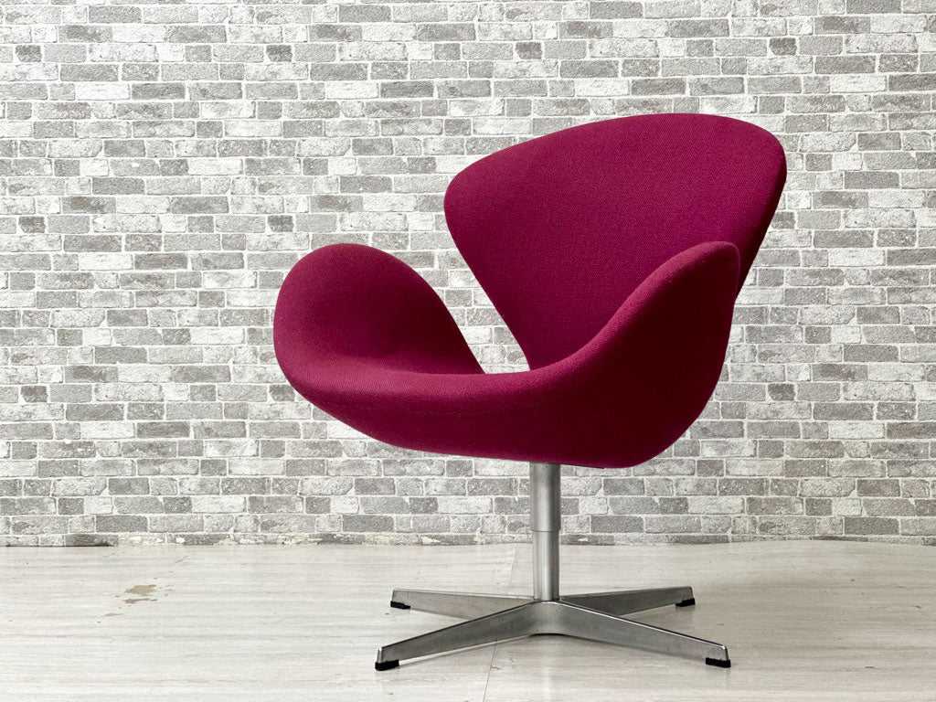 フリッツハンセン Fritz Hansen スワンチェア ラウンジチェア スウィベル ファブリック 赤紫色 アルネ・ヤコブセン Arne Jacobsen  買い取りしました。