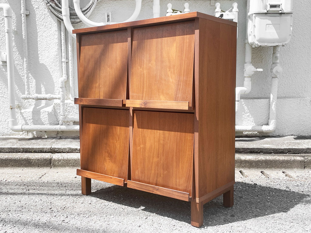 高野木工 レッチェ LECCE マガジンラック ブックシェルフ ウォールナット材 フラップアップドア シンプル W77cm 定価99,000円 中古品 買い取りしました。