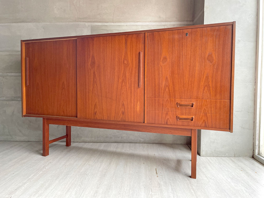 北欧ビンテージ Scandinavian Vintage チーク材 サイドボード キャビネット 鍵付き 北欧家具 中古品 買い取りしました。
