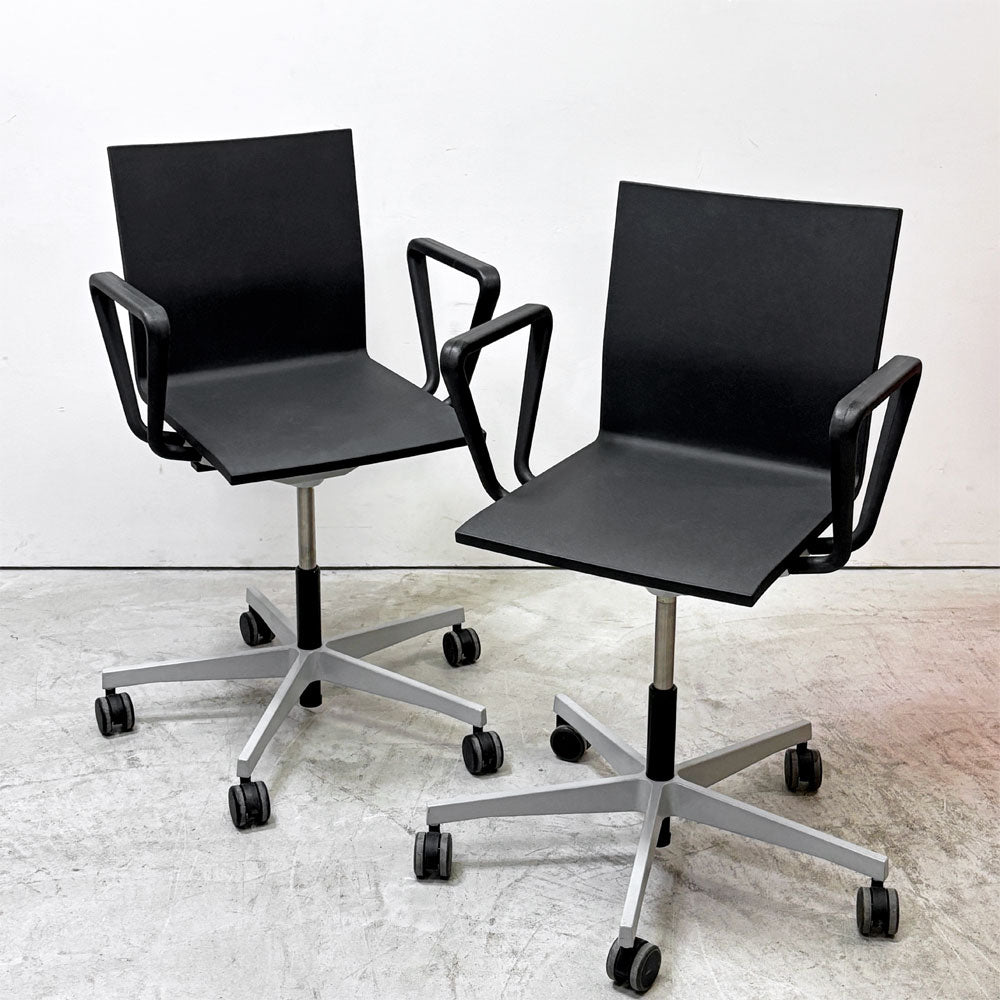 【祖師ヶ谷大蔵店】ヴィトラ vitra ゼロフォー 04. スタジオチェア アームチェア ブラック マールテン・ヴァン・セーヴェレン 昇降機能 デスクチェア 2脚 買取させていただきました。