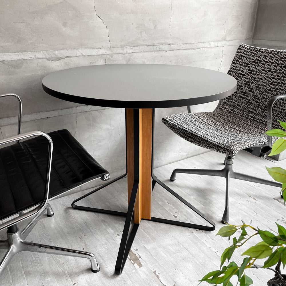 【学芸大学店】アルテック artek カアリテーブル KAARI TABLE REB003 グレーリノリウム ナチュラルオーク Φ80cm ラウンドテーブル 限定カラー 希少 ♪ 買取させていただきました。