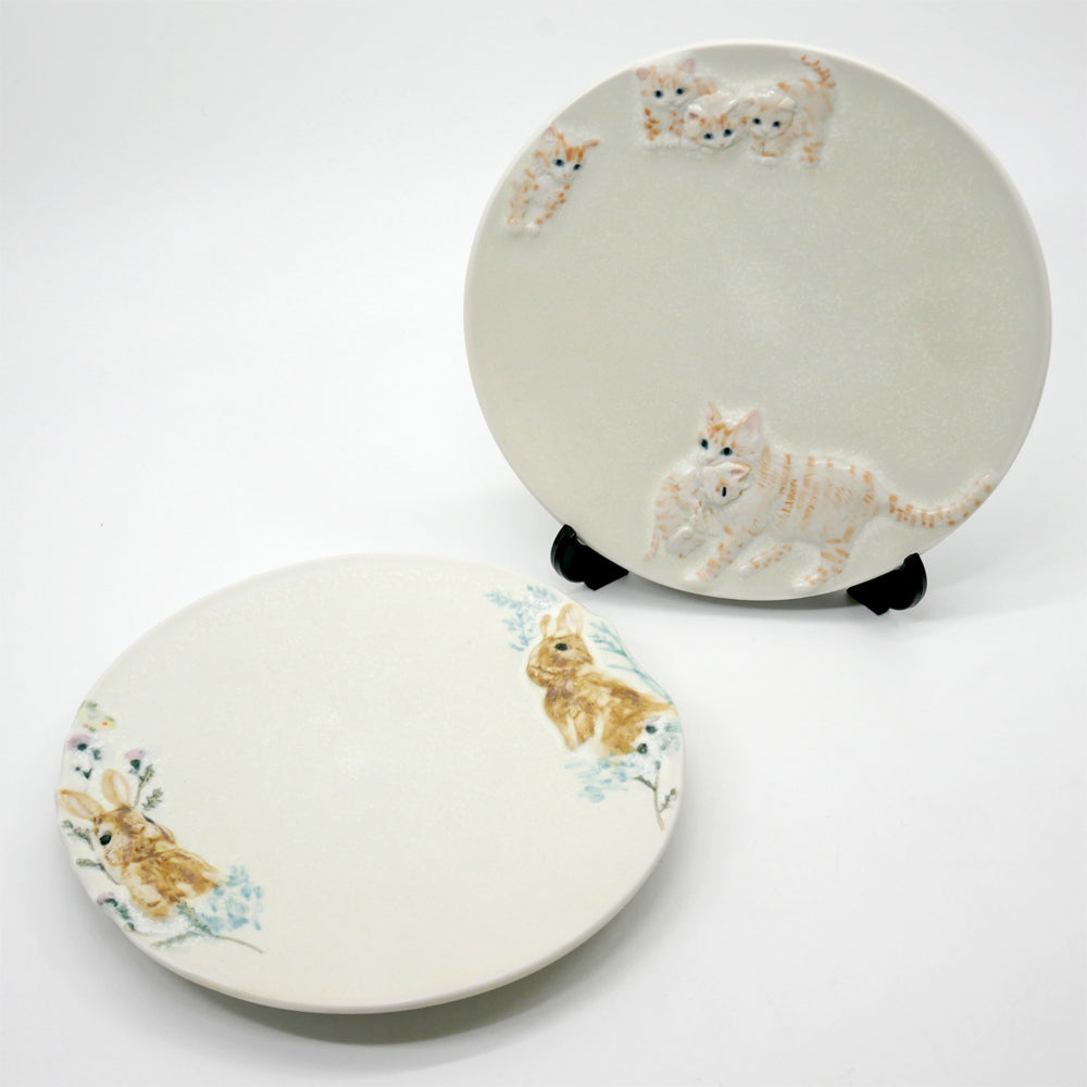 【祖師ヶ谷大蔵店】うつわやみたす プレート 中皿 飾り皿 うさぎ ＆ 猫 Φ16cm 陶器 陶芸家 現代作家 希少 買取させていただきました。