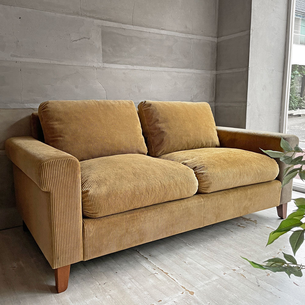 【学芸大学店】トラックファニチャー TRUCK FURNITURE FKソファ ジュニア FK SOFA Jr. 2シーター 2人掛け F-21 グリーンコーデュロイ フェザークッション ウォールナット無垢材 定価¥493,900-♪ 買取させていただきました。