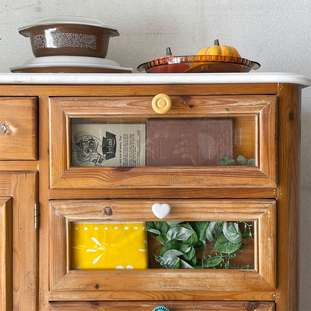 ルームズトゥーゴー Rooms To Go パイン材 マーブルトップ キッチンキャビネット ～ 変化を楽しむ ～