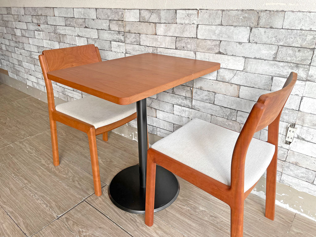 ヤクモ家具製作所 ビーグルチェア Beagle chair チェリー無垢材 ＆ カフェテーブル 買い取りしました。