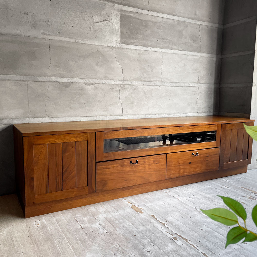 飛騨産業 HIDA 森のことば AVキャビネット TVボード 節入り W193 ウォールナット無垢材 佐々木敏光 廃番 ～テレビのある暮らしを心地よく～