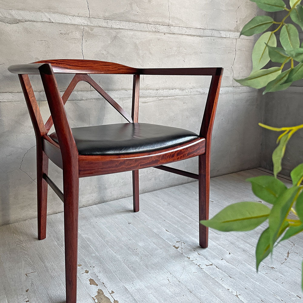 【学芸大学店】カリモク karimoku 花梨無垢材 アームチェア ダイニングチェア レザー 本革 オールドカリモク ビンテージ 買取させていただきました。