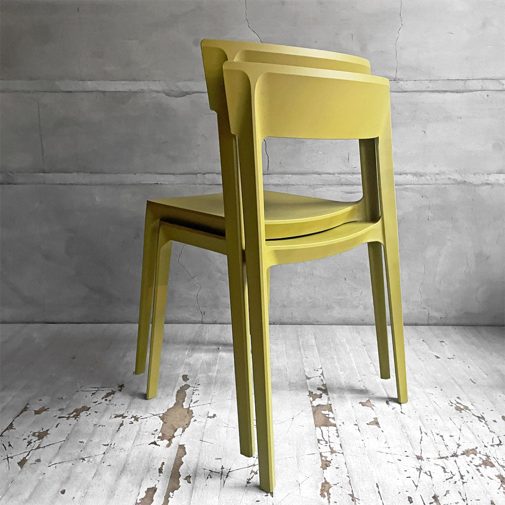 【学芸大学店】カリガリス Calligaris スキン SKIN ダイニングチェア スタッキング マットマスタードイエロー 廃番カラー 2脚 買取させていただきました。