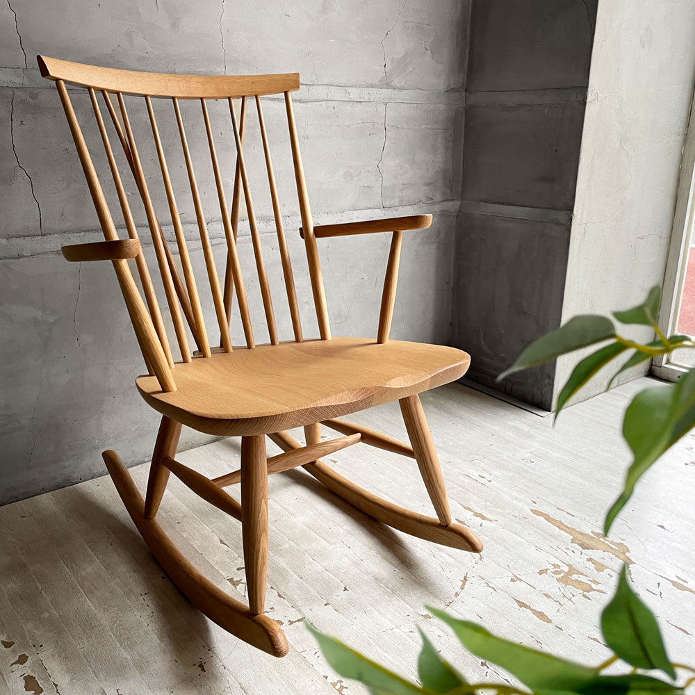 【学芸大学店】飛騨産業 HIDA キツツキ ニューマッキンレイ NEWMCKINLEY ロッキングチェア ホワイトオーク無垢材 ウレタン塗装 ウィンザーチェア ♪ 買取させていただきました。