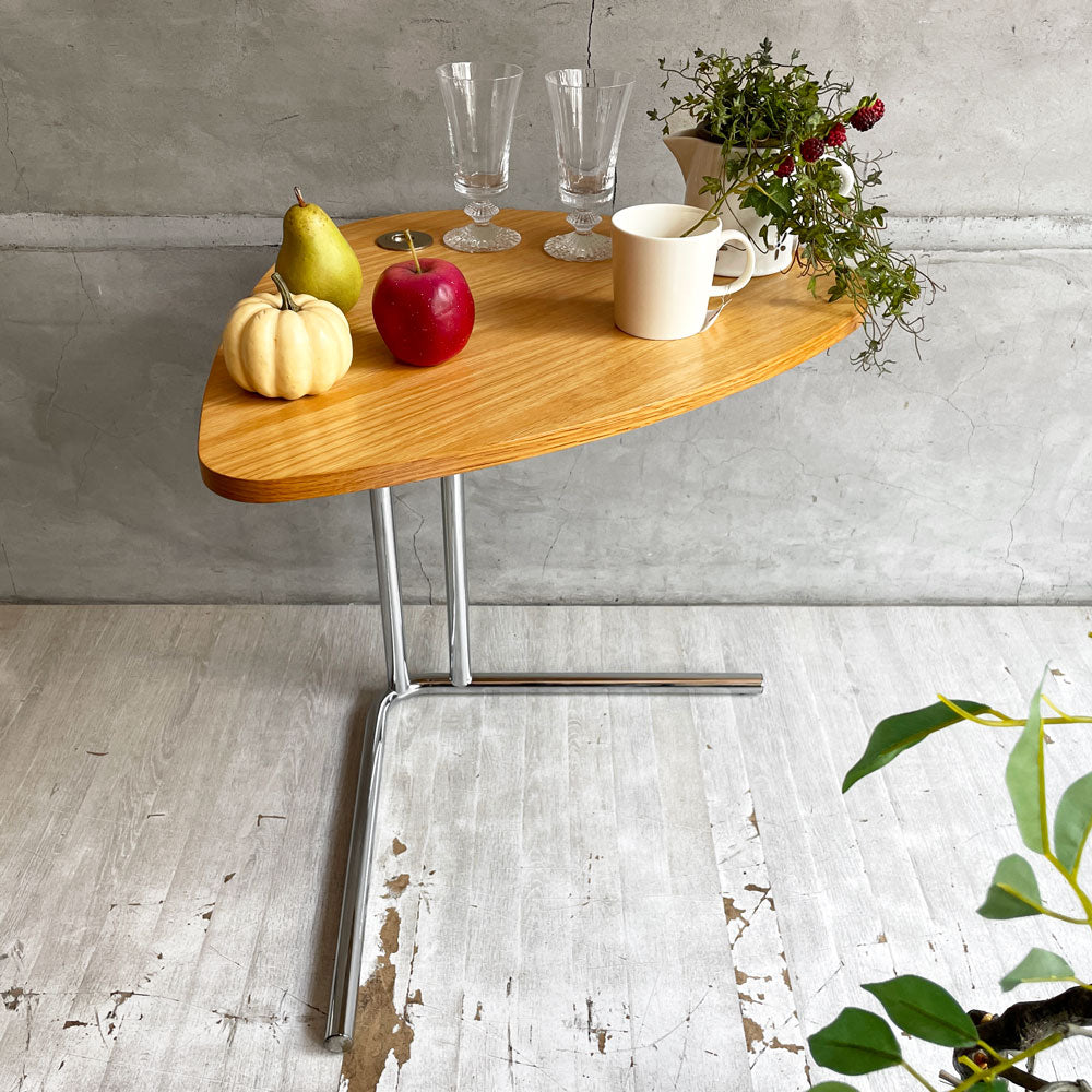 【学芸大学店】テクタ TECTA K22 サイドテーブル SIDE TABLE オーク材 高さ調整可 アクセル・ブロッホイザー アレキサンダーカルダー ドイツ バウハウス 買取させていただきました。