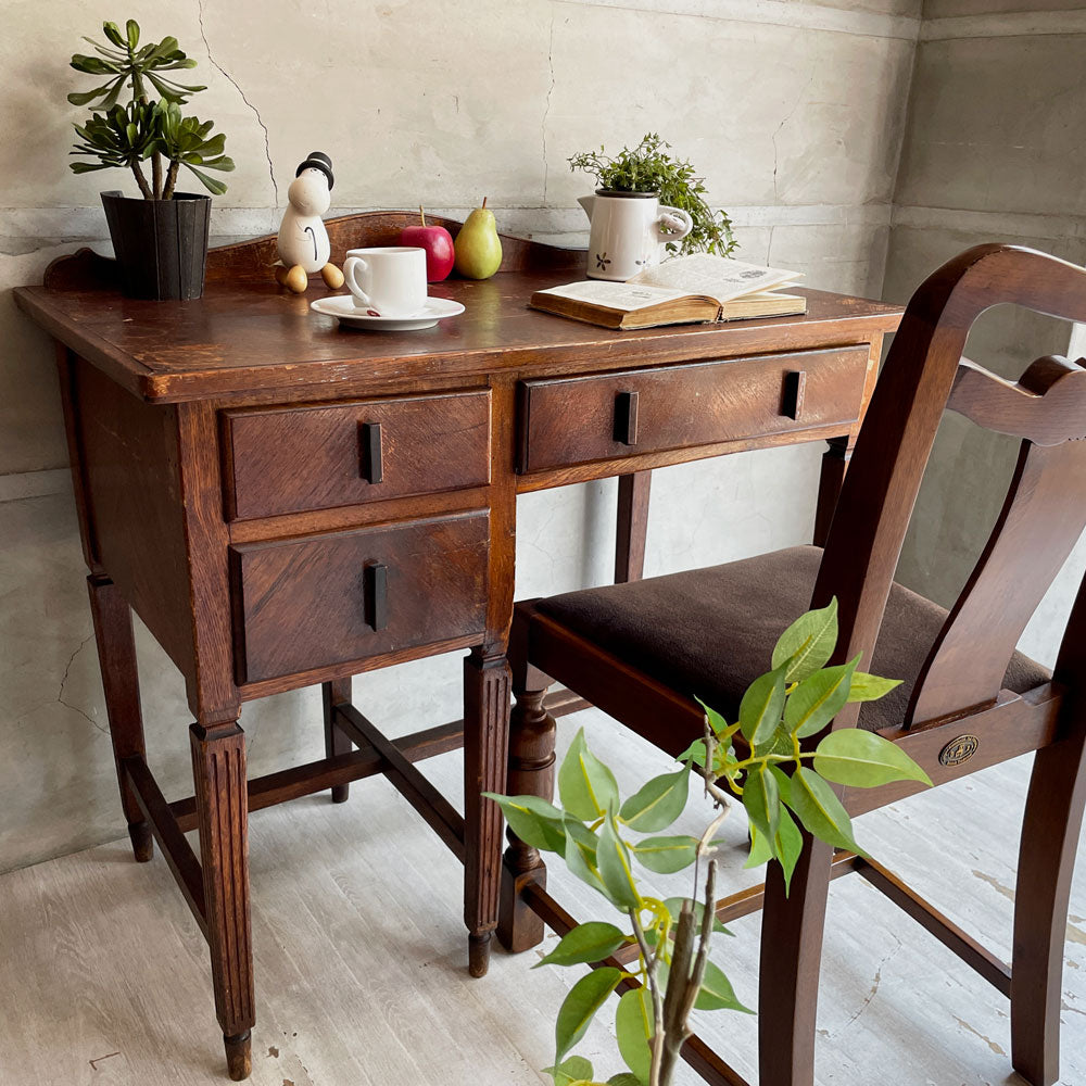 【学芸大学店】ジャパンビンテージ Japan vintage 木製 デスク 机 抽斗3杯 古家具 シャビーシック ♪ 買取させていただきました。