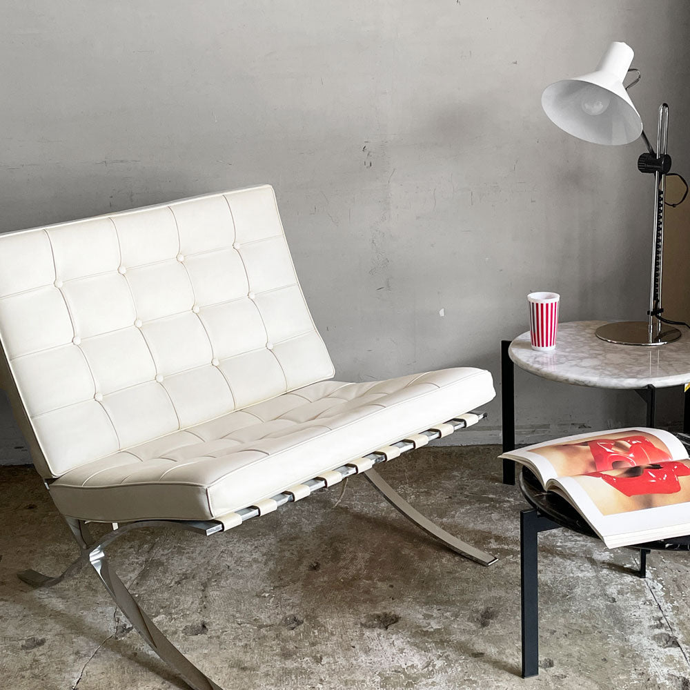 【自由が丘店】バルセロナチェア Barcelona Chair 1シーター レザー ホワイト リプロダクト品 1シーターソファ ミース・ファン・デル・ローエ モダンデザイン 買取させていただきました。