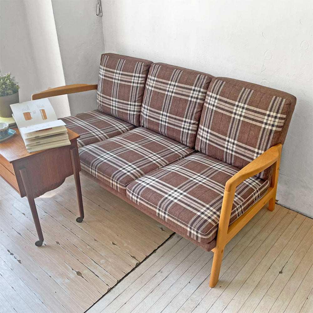 【下北沢店】モモナチュラル MOMO Natural モス MOSS 3P ソファ 3人掛けソファ チェックファブリック フルカバーリング アルダー材 北欧スタイル 参考定価￥148,000- 買取させていただきました。