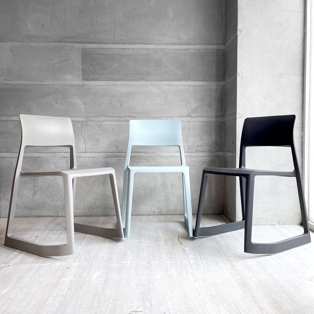 【学芸大学店】ヴィトラ Vitra ティプトン Tip Ton ワークチェア ダイニングチェア デスクチェア スタッキング チルト機能 定価￥42,900- 買取させていただきました。