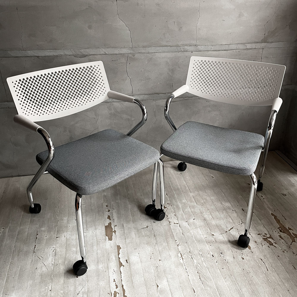 【学芸大学店】ヴィトラ vitra ビザロール Visaroll デスクチェア スタッキングチェア キャスター付 ファブリック グレー系カラー アントニオ・チッテリオ 2脚SET ♪ 買取させていただきました。