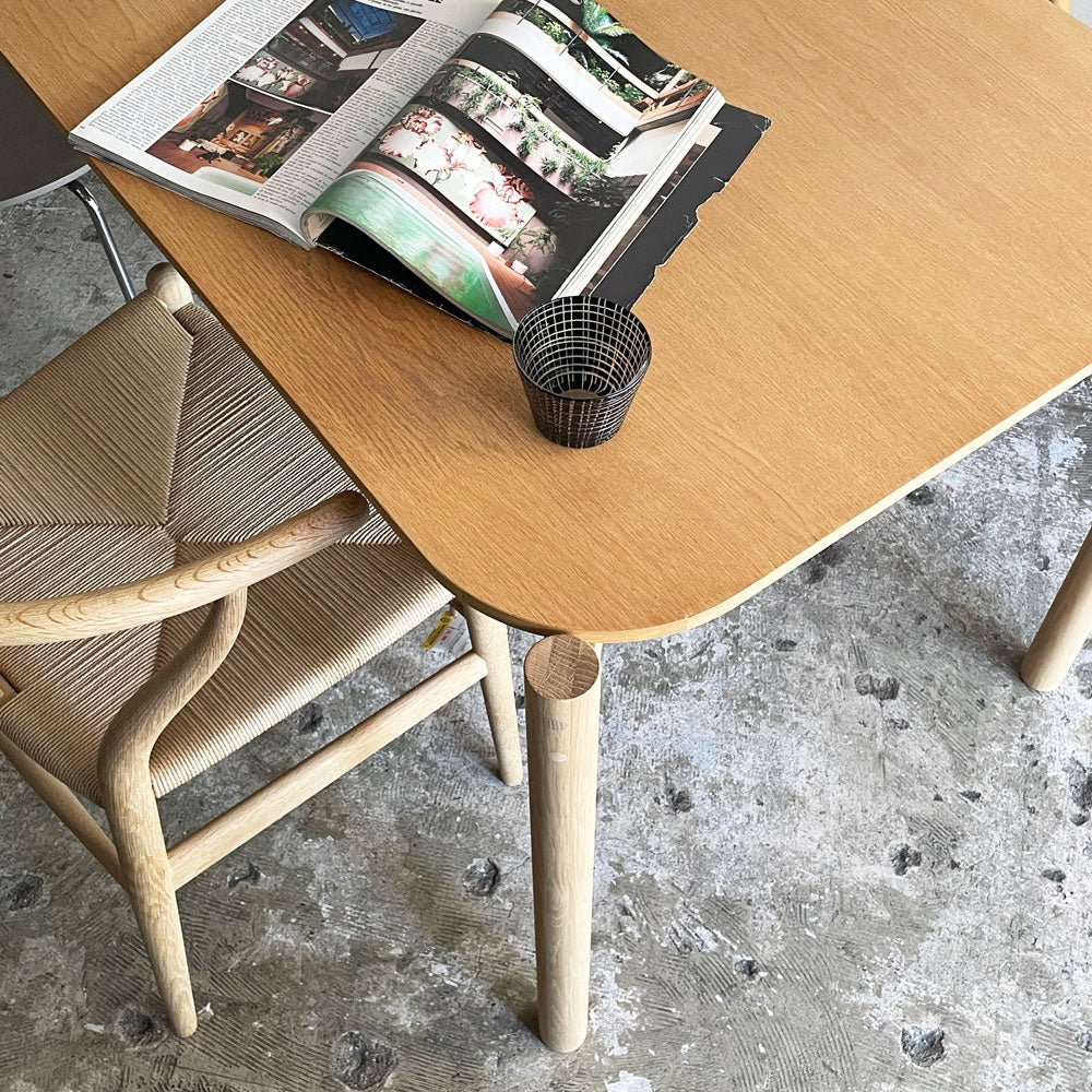 カリモクニュースタンダード Karimoku キャストール ダイニングテーブル CASTOR TABLE 150 ピュアオークカラー 国産ナラ材 ナチュラル 定価￥145,200- ～ 日々の団欒に ～