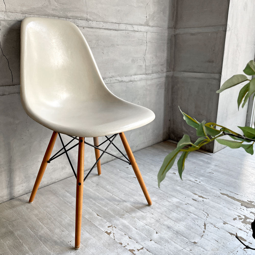 【学芸大学店】ハーマンミラー Herman Miller サイドシェルチェア セカンド 2nd ビンテージ FRP製 パーチメント ドゥエルレッグベース C&R イームズ ミッドセンチュリー ♪ 買取させていただきました。