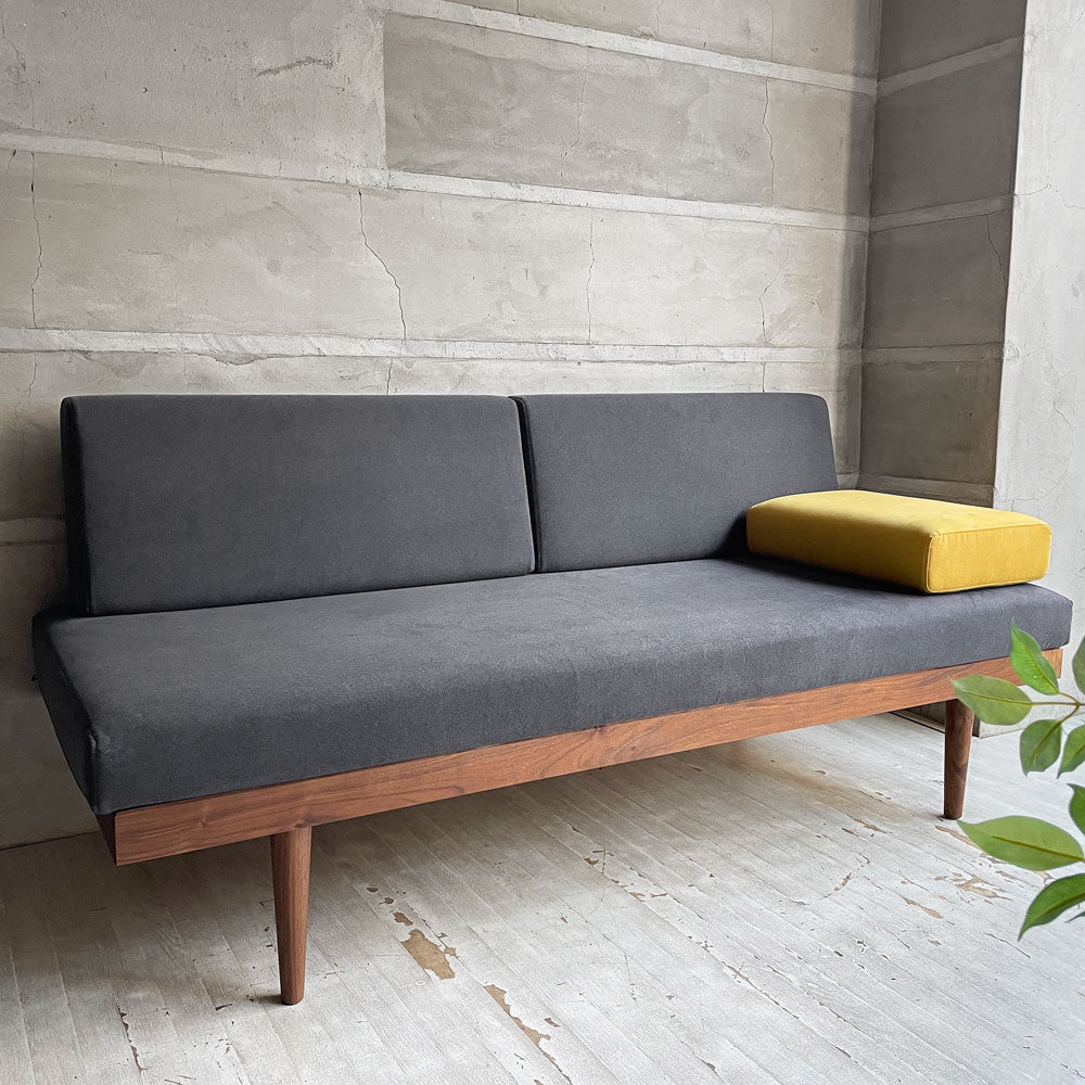 カーフ karf モジュラー ソファベッド Modular Sofa Bed W160 タイプA サイドクッション付き デイベッド 2Pソファ 2人掛け フルカバーリング ウォールナット材～趣味に生き、趣味に死ぬ～