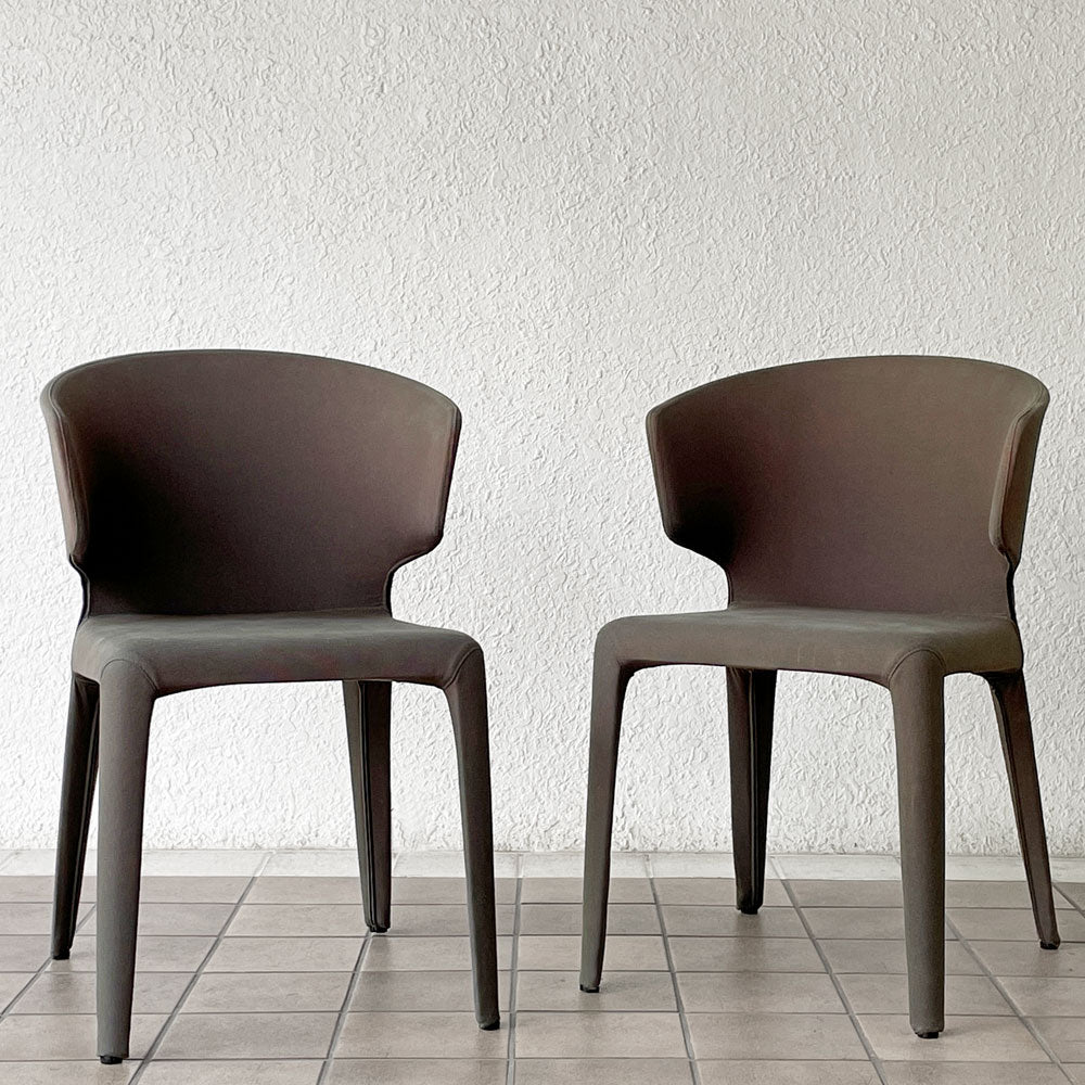 【用賀店】カッシーナ Cassina オラ 367 HOLA アームチェア ファブリック ハンス・ウェッツスタイン 参考定価￥228,000- 現状品 A＆B 2脚 買取させていただきました。