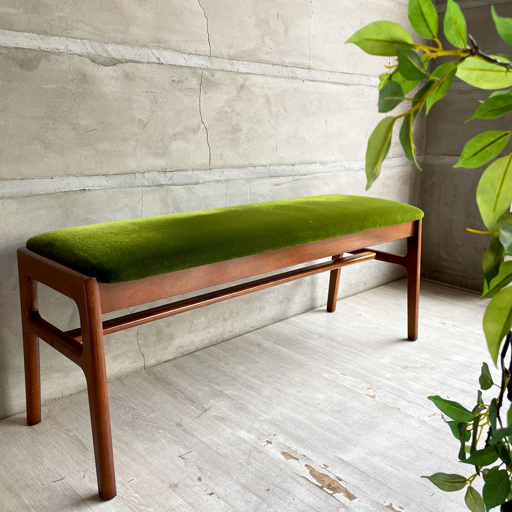 【学芸大学店】カリモク60+ ダイニング ベンチ モケットグリーン ラバートリー材 ウォールナットカラー ジャパンミッドセンチュリー レトロモダン 定価￥57,090-♪ 買取させていただきました。