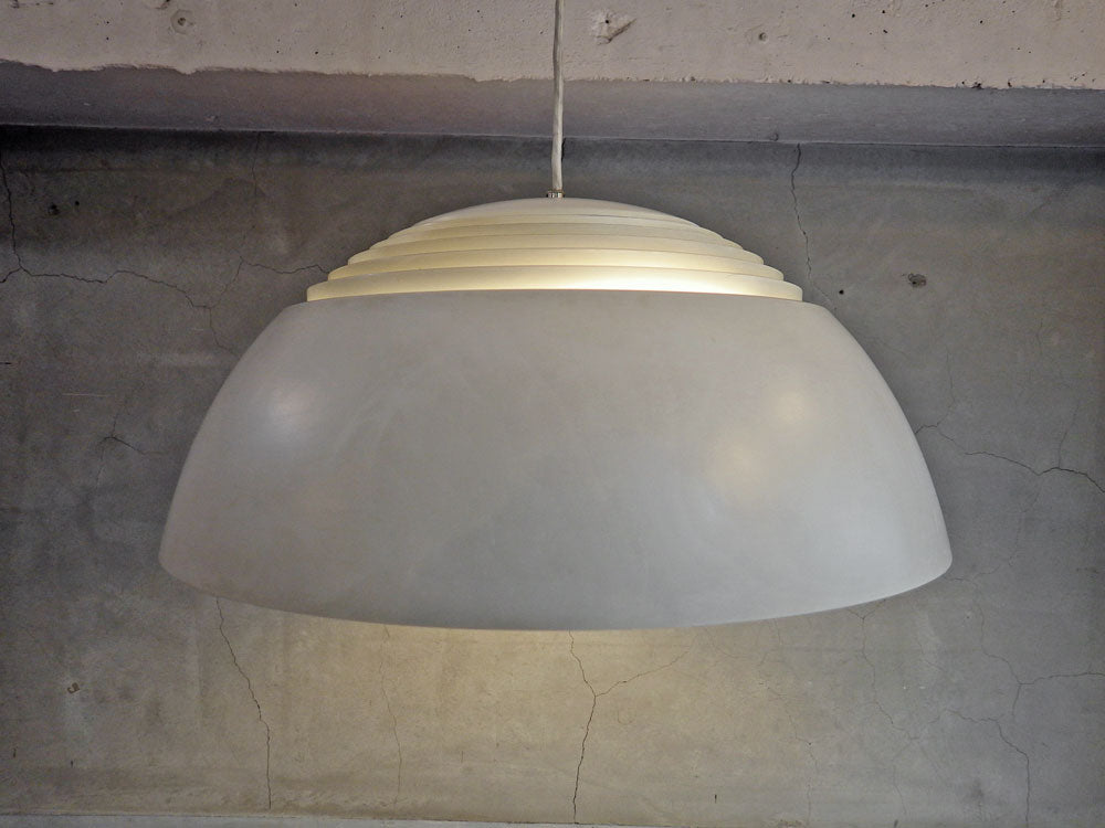 ルイスポールセン Louis Poulsen AJロイヤル AJ ROYAL 500 ホワイト アルネ・ヤコブセン Arne Jacobsen ペンダントライト 中古品 買い取りしました。