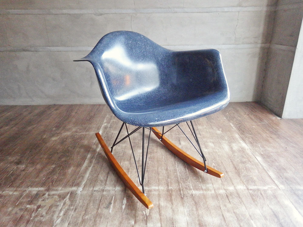 ハーマンミラー Herman Miller 現行FRP製 アームシェルチェア ネイビー ロッカーベース C&Rイームズ ミッドセンチュリー  中古品 買い取りしました。