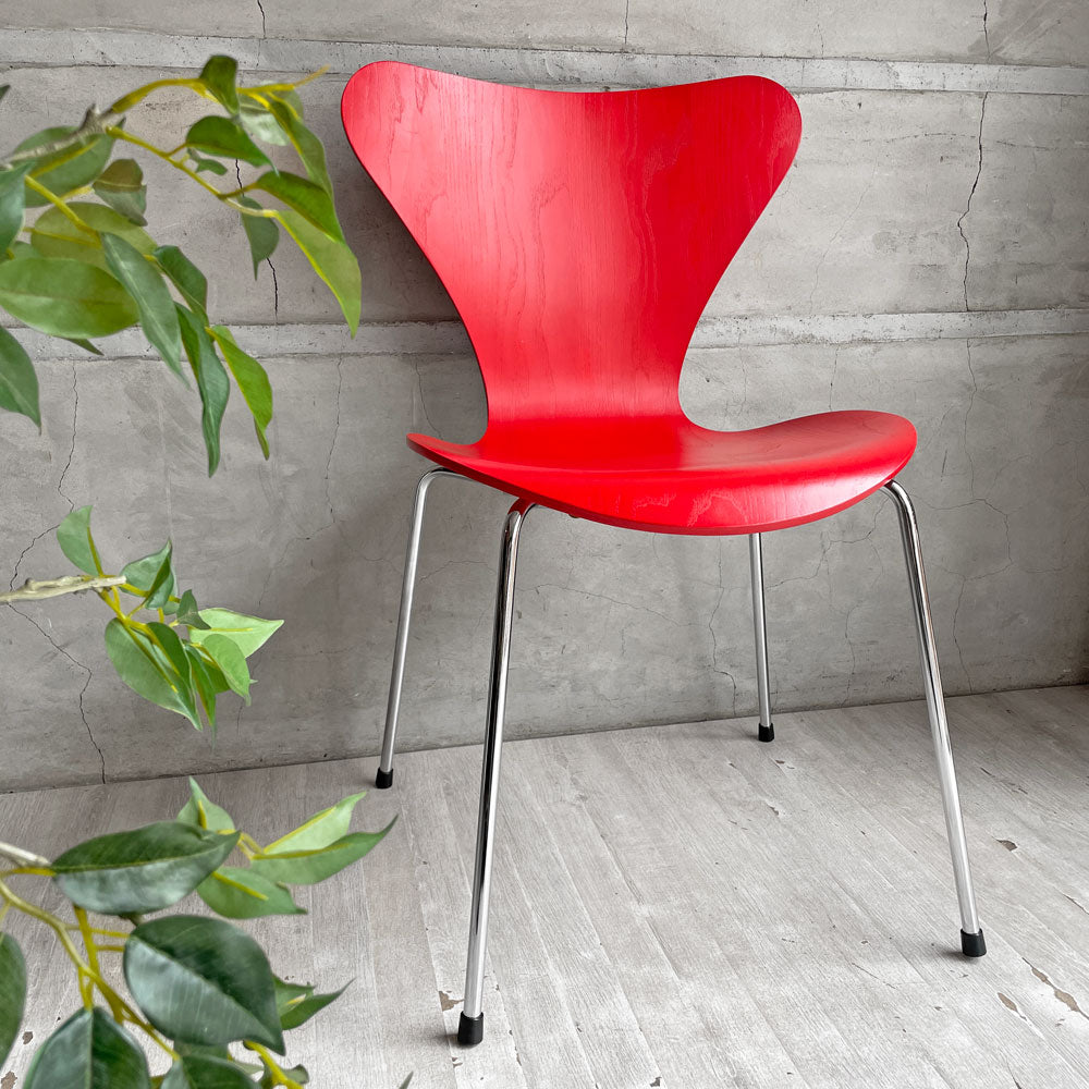 フリッツハンセン Fritz Hansen 3107 セブンチェア カラードアッシュ ガラレッド Gala red アルネ・ヤコブセン Arne Jacobsen 廃番カラー 90’s デンマーク 北欧家具 ～世界で愛されている～