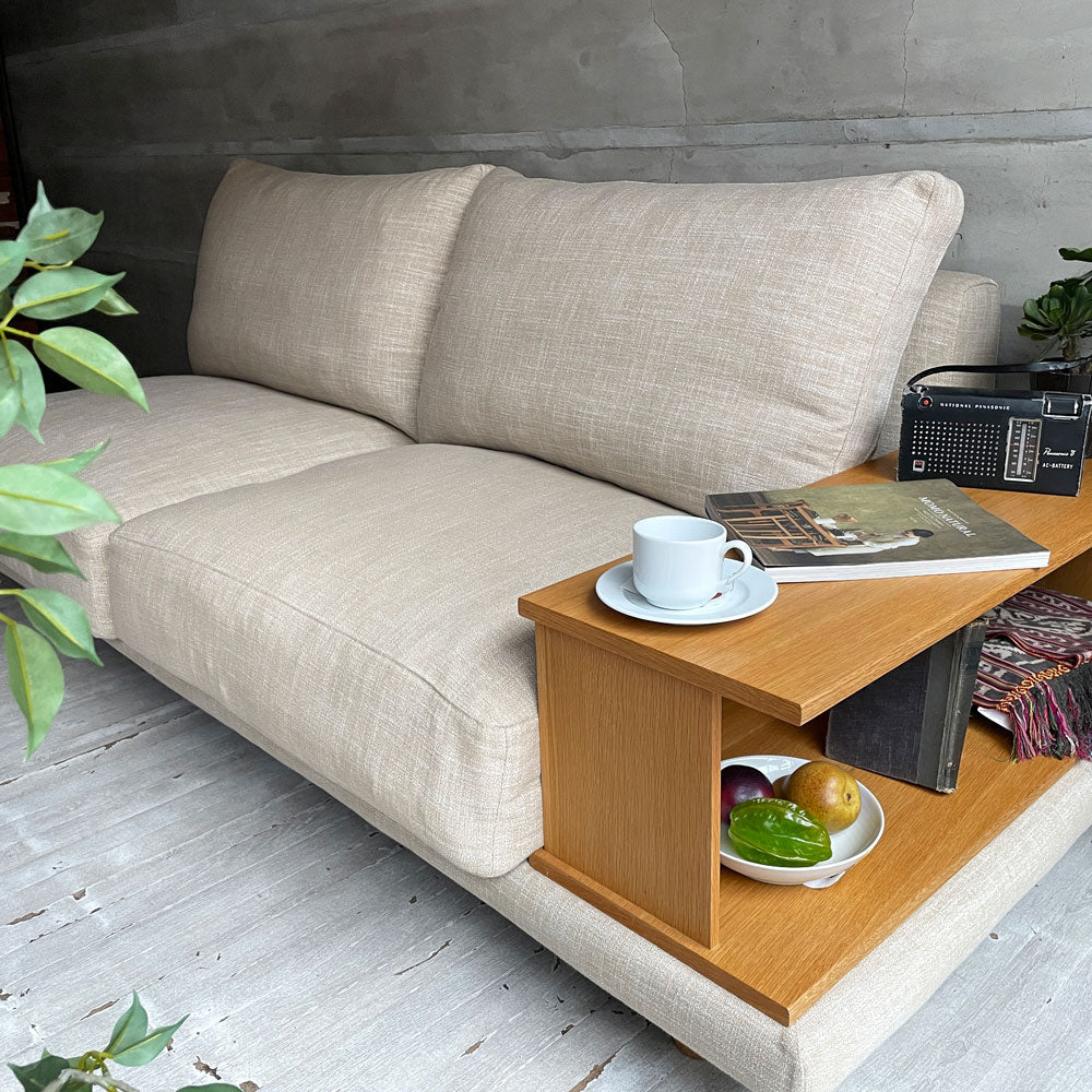 【学芸大学店】アクタス ACTUS ビルド BUILD 2pソファ 2人掛け バッククッション＋ウッドアーム SOLID BGIGEファブリック オーク材 アーム付け替え可 フルカバーリング  定価￥204,600- 買取させていただきました。