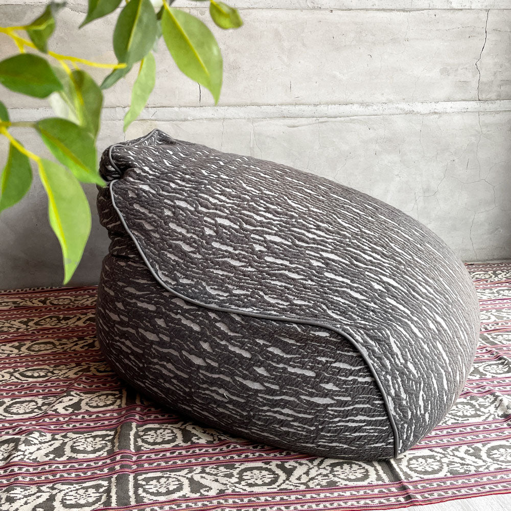 【学芸大学店】ヨギボー Yogibo ラックスラウンジャー Luxe Lounger ビーズクッション ソファ ダークグレー Dark Gray 定価￥28,600-♪ 買取させていただきました。