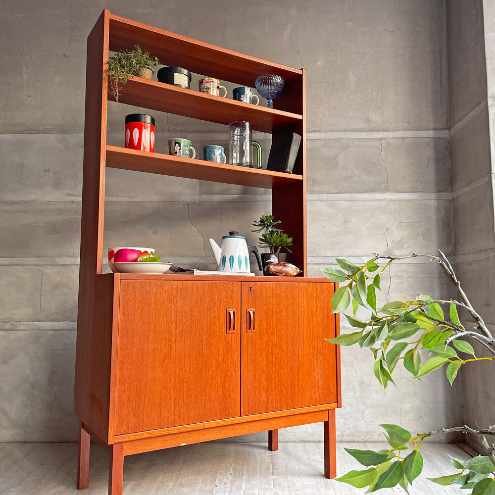 【学芸大学店】ロイヤルボード Royel Board社 チーク材 オープンシェルフ ブックシェルフ キャビネット 飾り棚 収納棚 北欧家具 スウェーデン ビンテージ 買取させていただきました。