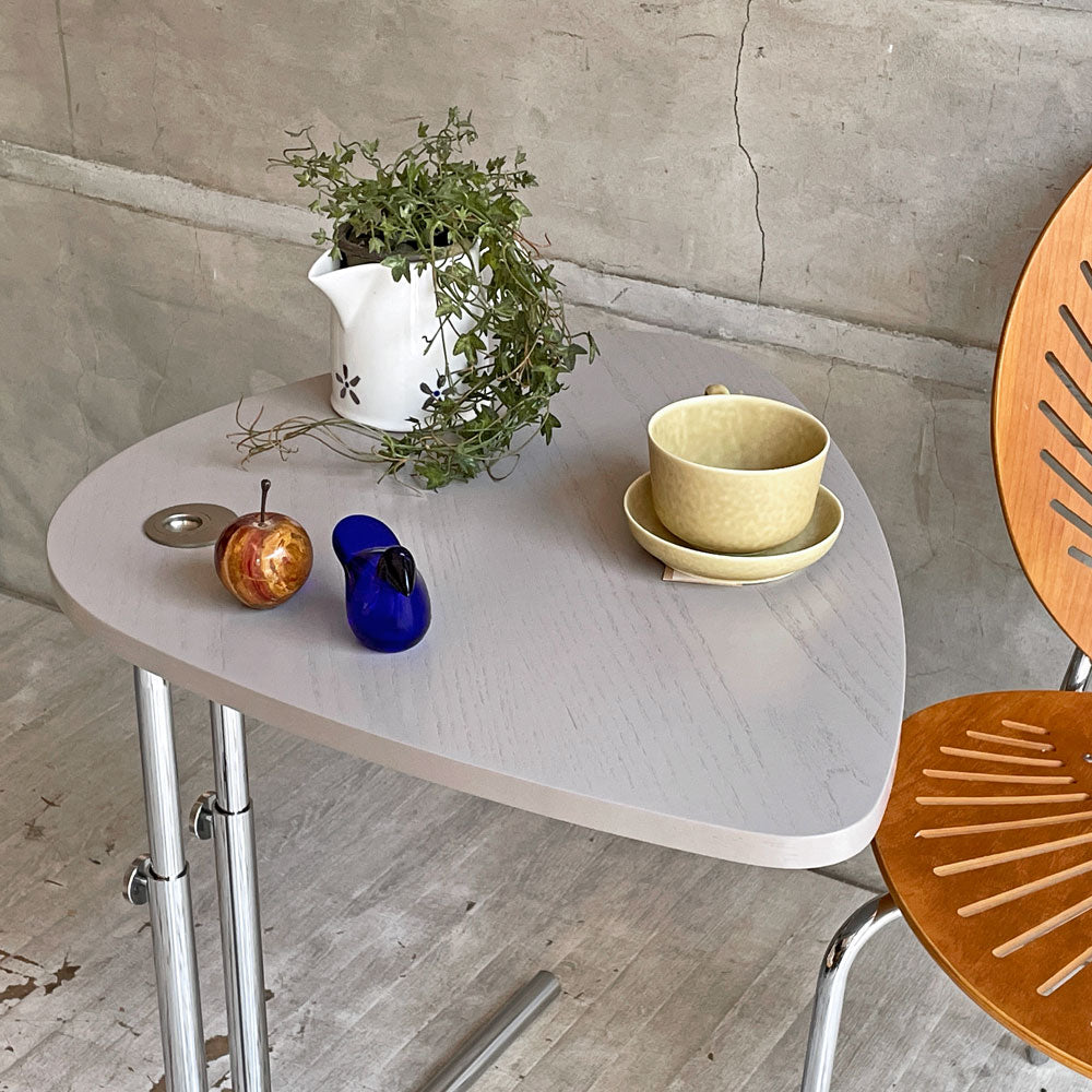 テクタ TECTA K22 サイドテーブル SIDE TABLE アッシュ材 グレー ラッカー塗装 高さ調整可 アクセル・ブロッホイザー アレキサンダーカルダー ドイツ バウハウス～決して動かない確かな～